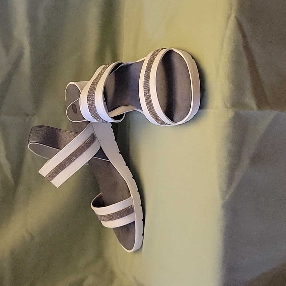 Wedge sandals size 9